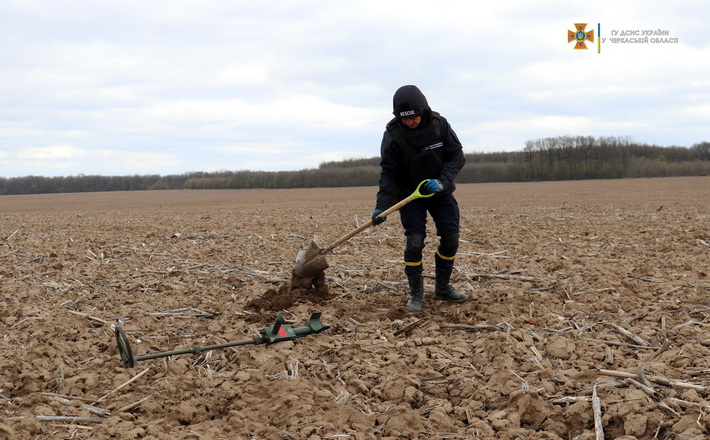 На Уманщині вже знищено понад 32 тисячі одиниць боєприпасів. Роботи ще тривають (ВІДЕО)