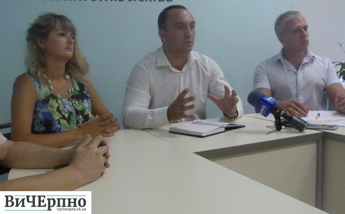 Щоб зменшити кількість водоростей у Дніпрі, запропонували створити підприємство з їх переробки