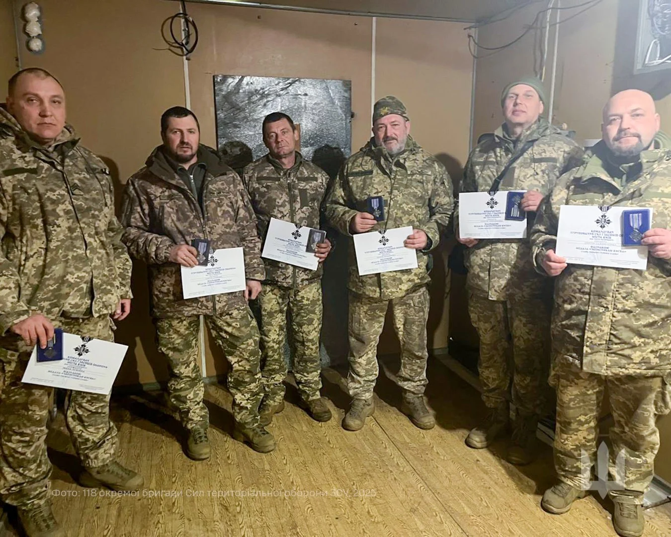 Військових зенітної батареї 118 бригади черкаської ТрО відзначили медалями “Захисникам Києва” (ФОТО)
