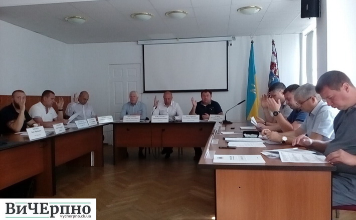 Переселенця з Мар’їнки та черкаську медсестру нагородять за порятунок життя