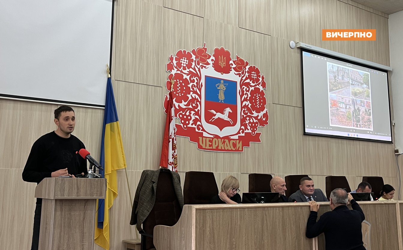 Черкаський суд перевіряє законність встановлення кіоску на клумбі в місті