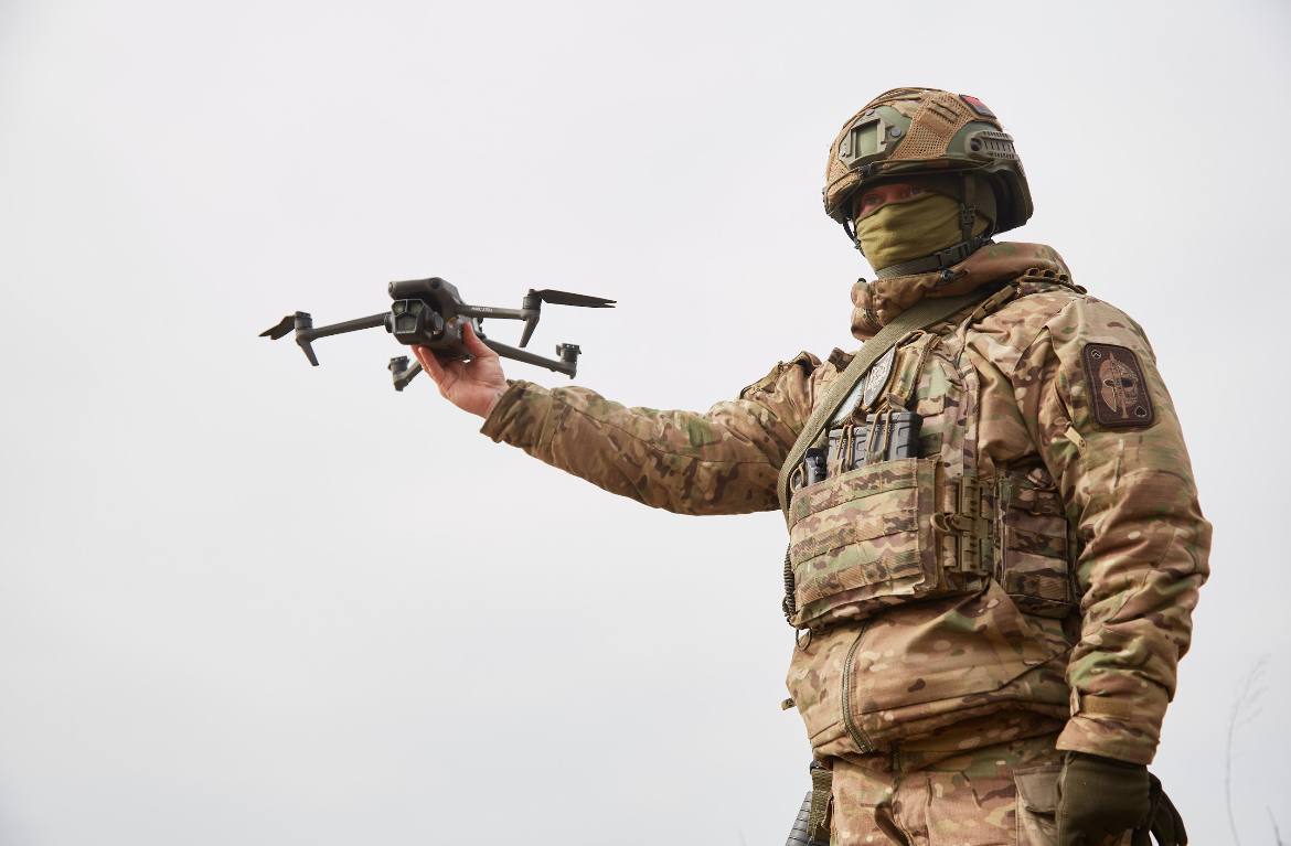 Унікальний шанс: ССО запрошують операторів БПЛА за «Контрактом 18–24: ДРОНИ»