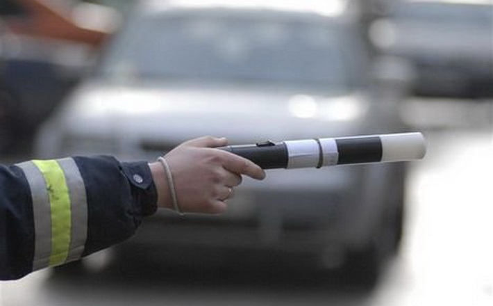 Працівника ДАІ, якого підозрюють у хабарництві, перевірить прокуратура
