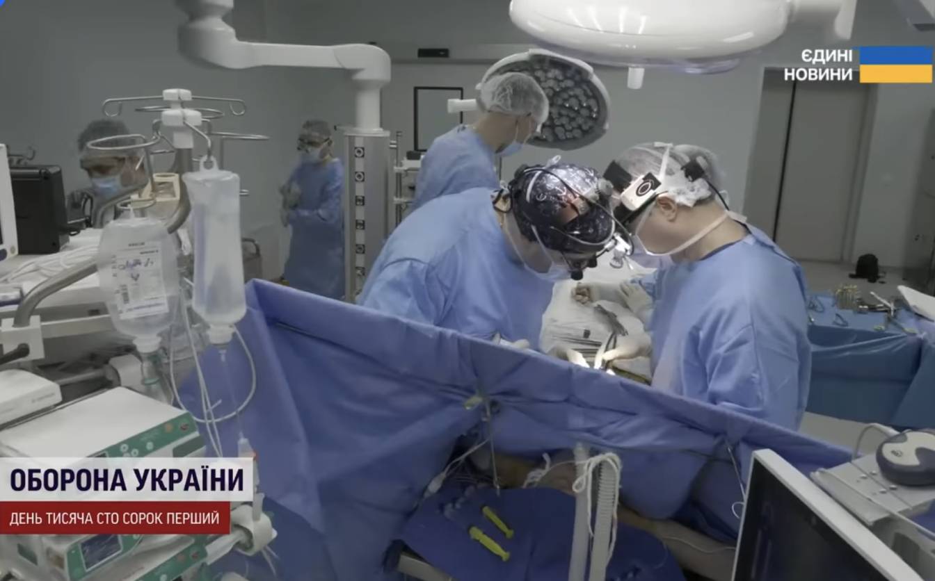 Черкаські кардіохірурги провели надскладну операцію на аорті, врятувавши життя пацієнта (ВІДЕО)