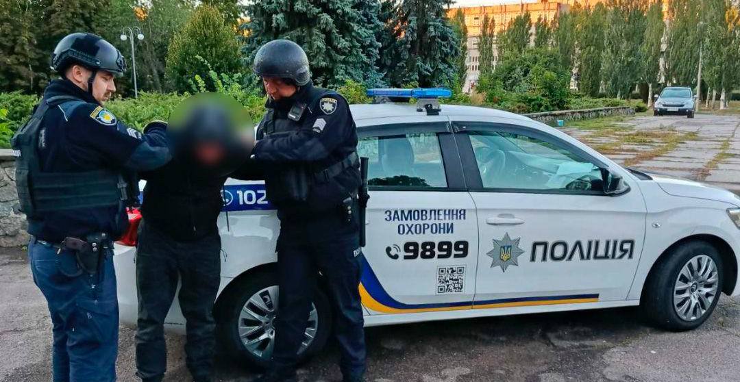 У Черкасах чоловік, який перебував у розшуку ТЦК, незаконно проник до магазину