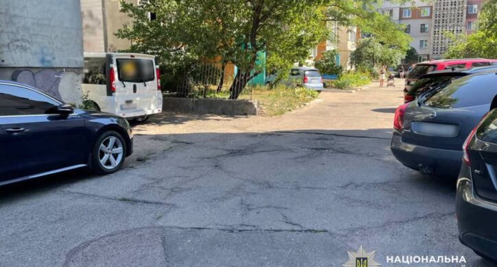 Здавав заднім ходом: водій у Черкасах наїхав на жінку (ФОТО)