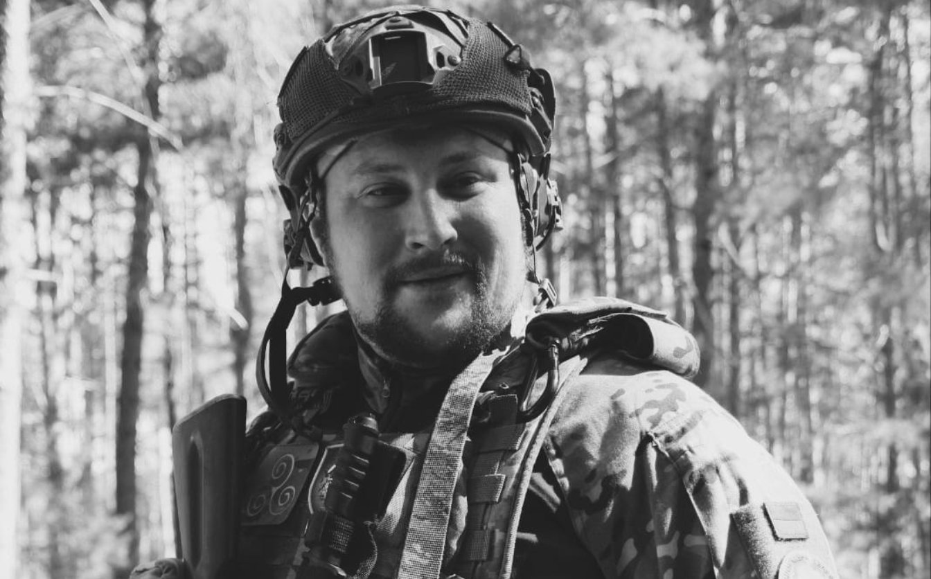 Не встиг усиновити пасинка: у Черкасах попрощалися з бойовим медиком