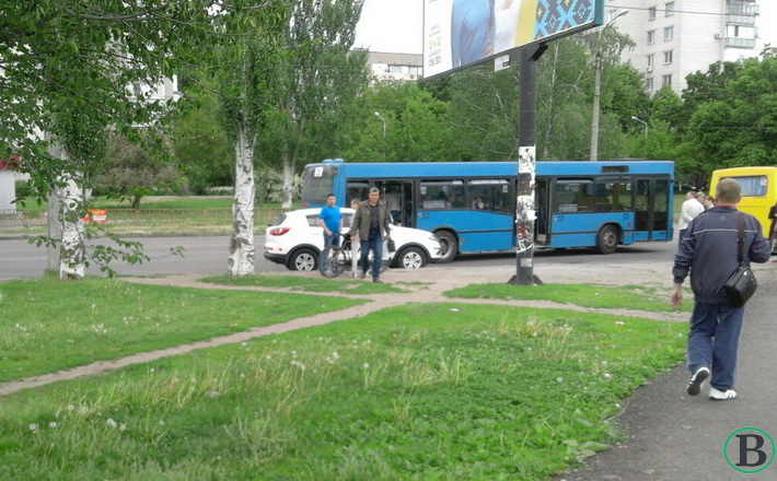 У Черкасах “олень” перегородив заїзд маршрутці