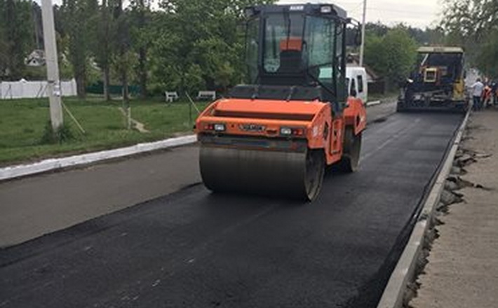 Асфальтний каток добрався і до вул. Дахнівська Січ