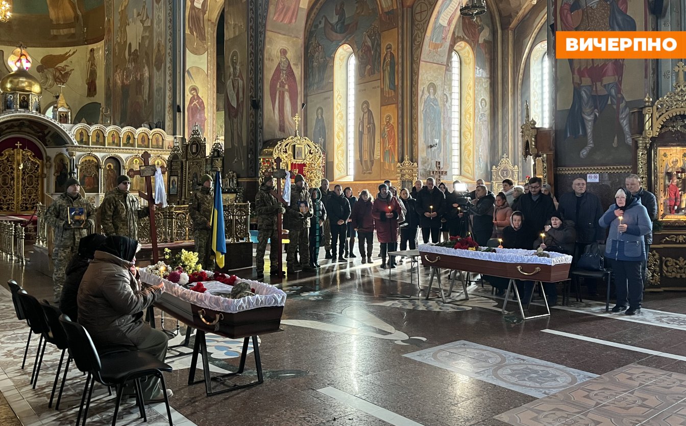 Полягли за Україну: у Черкасах попрощалися із вірними захисниками (ФОТО)