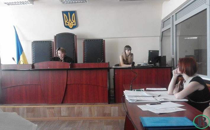 “Я не використовувала нецензурну лексику”, – оскандалена вчителька у суді вимагає моральної і матеріальної компенсації