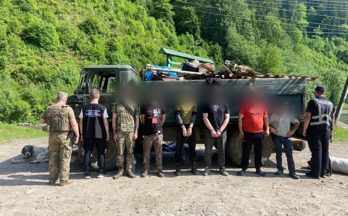 Ховався під козами, свинями й телям: на держкордоні затримали черкащанина