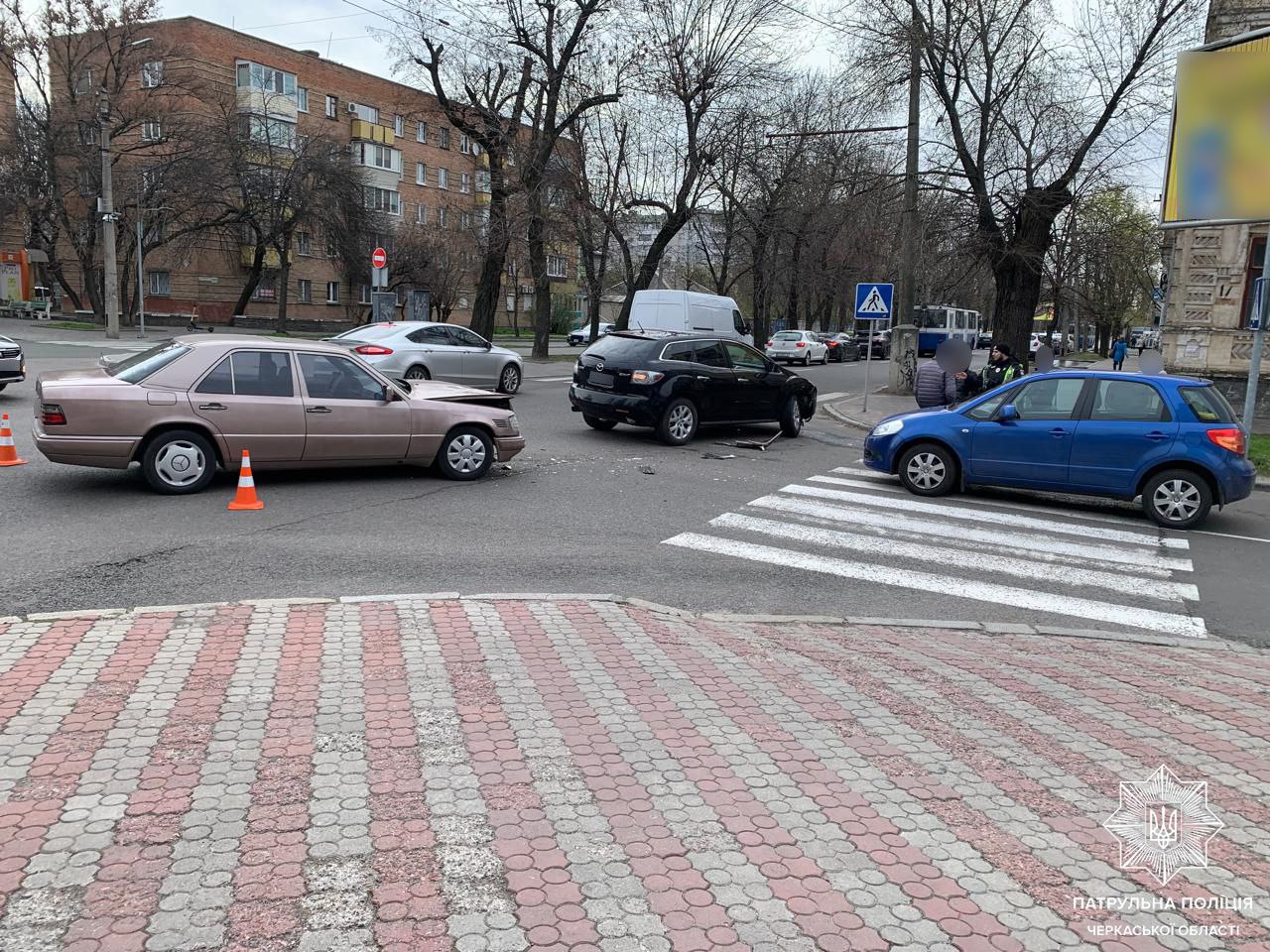 ДТП за участі трьох автомобілів сталася в Черкасах (ФОТО)