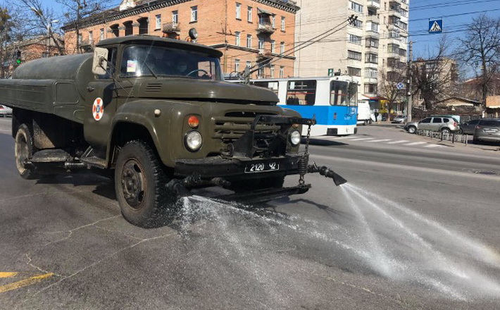 У Черкасах проведуть повну санітарну обробку місць загального користування та доріг