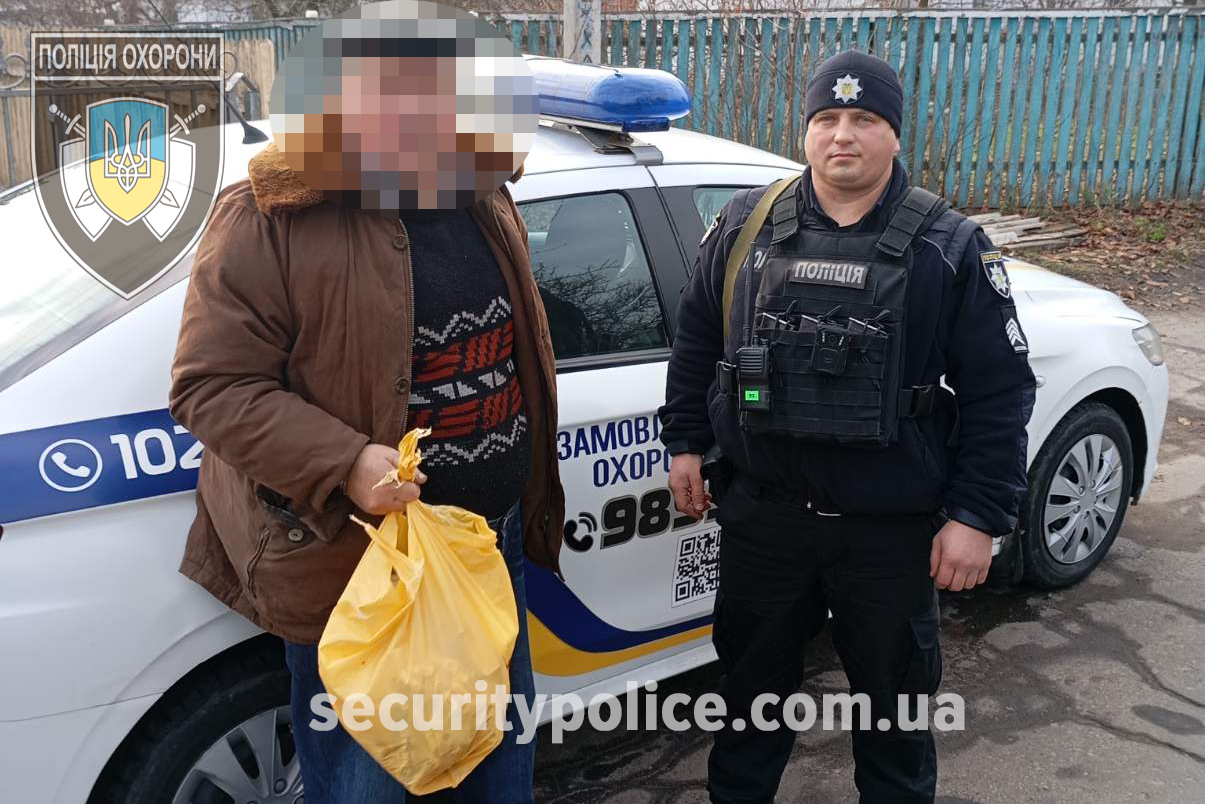 На зупинці громадського транспорту в Багачевому обікрали чоловіка