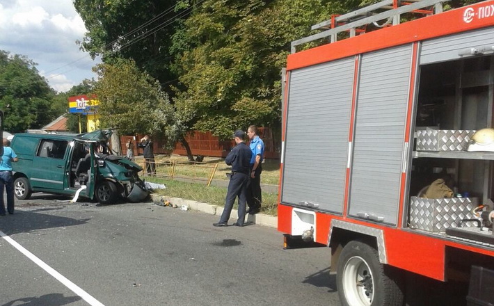 В Умані зіткнувся автомобіль з автобусом: одна людина загинула