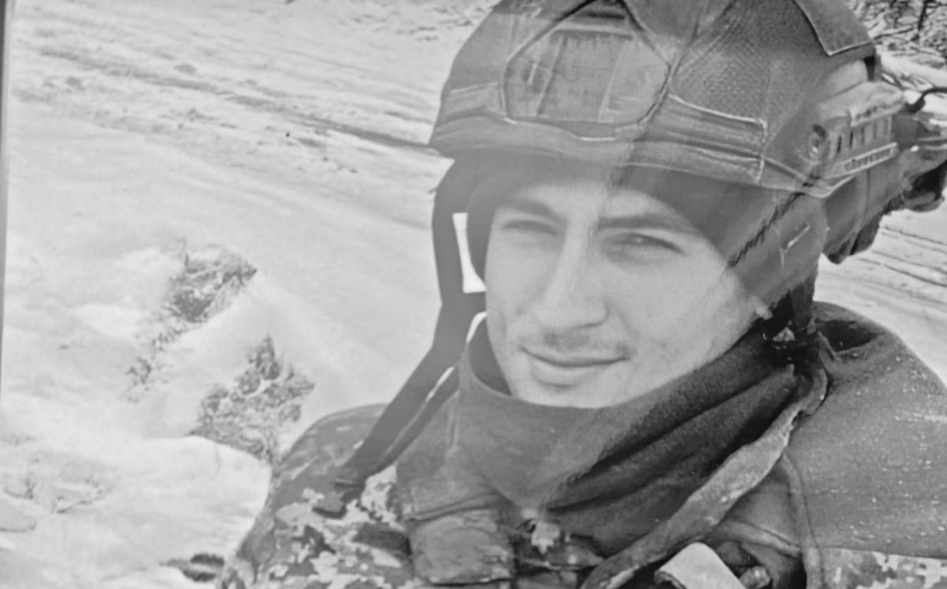 Черкаси попрощалися з солдатом, який загинув на Дніпровщині