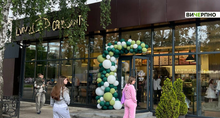 Норовірус і численні порушення: що виявили у черкаському “Lviv Croissants” після масового отруєння?