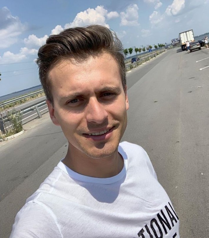 Зірковий черкащанин відзначив “якість” доріг області (ФОТО)