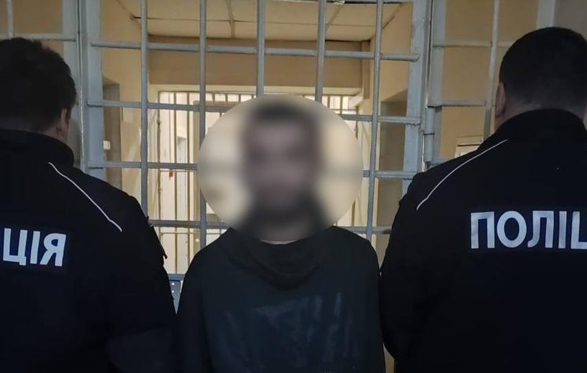У Смілі пограбували жінку, винуватець вже під вартою
