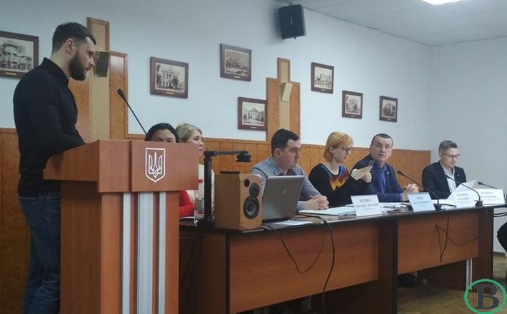 “Не втягуйте мене до своєї брудної політики”: як черкаські посадовці намагалися навести лад у місті (ВІДЕО)
