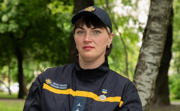 Приборкувачка вогню або чому під бойовкою статі не видно. Перша в Україні жінка-рятувальниця – від мрії до реальності