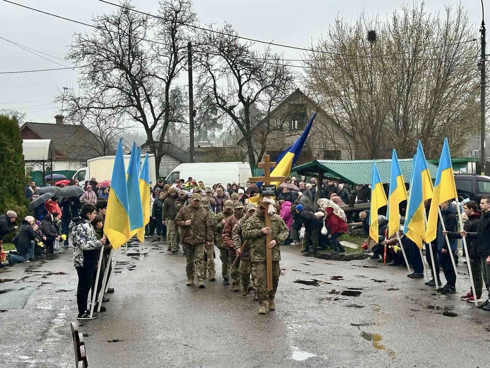 Черкащанина, який поліг у Курській області, провели в останню путь (ФОТО)
