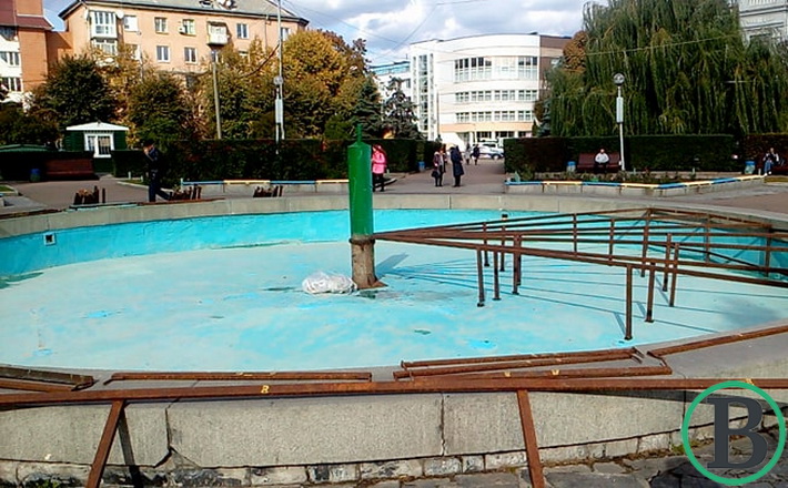 У Черкасах готують фонтани до зими (ФОТОФАКТ)