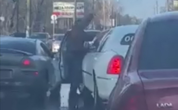 За фактом нападу з молотком на водія лімузина відкрито кримінальне провадження