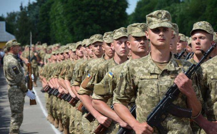 Президент затвердив дати призовів на строкову військову службу в 2022 році