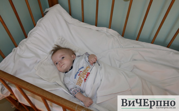 Однорічний малюк в тубдиспансері потребує допомоги