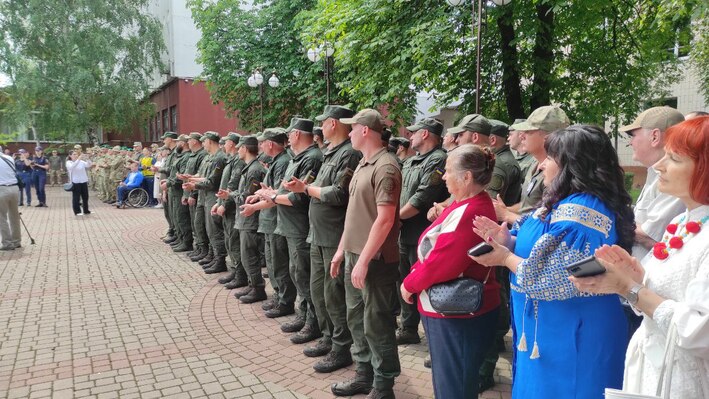 Колектив Черкаської обласної лікарні відзначили нагрудним знаком