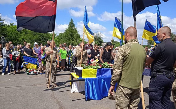 Золотоніщина попрощалася з воїнами, що до останнього боронили Україну (ФОТО)