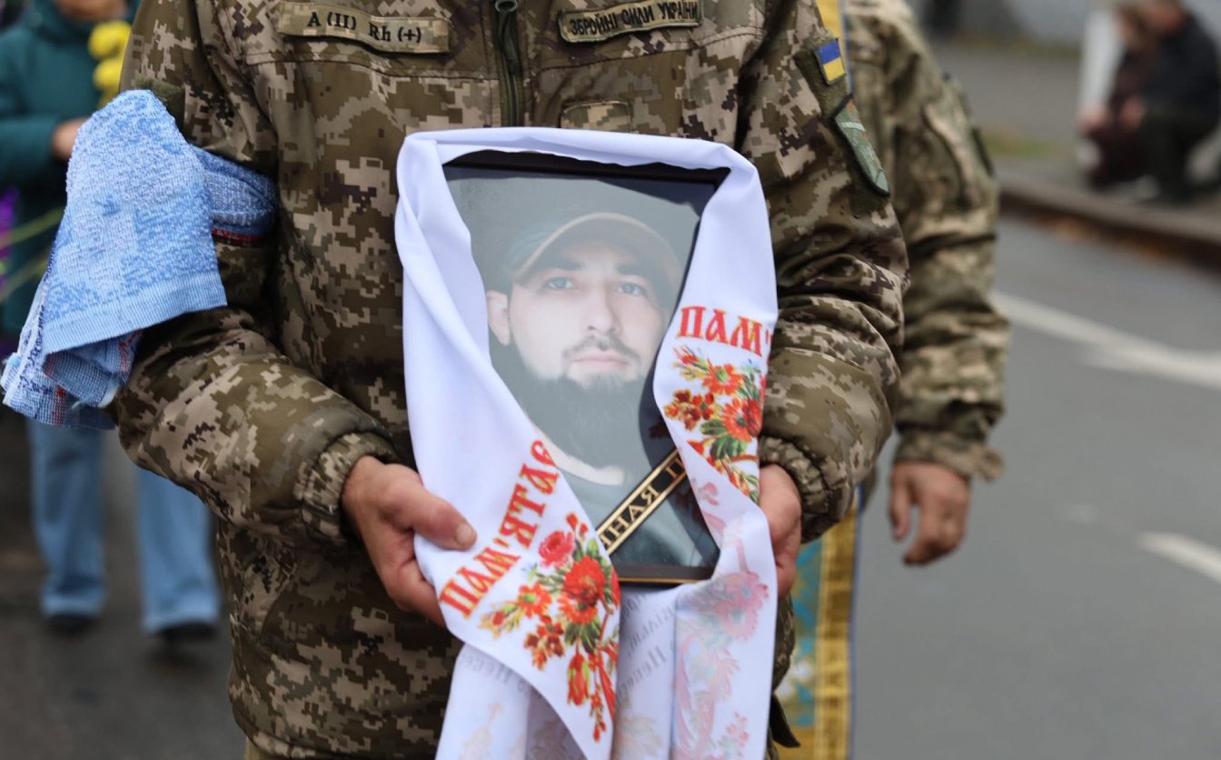 Умань попрощалась із 33-річним воїном-захисником