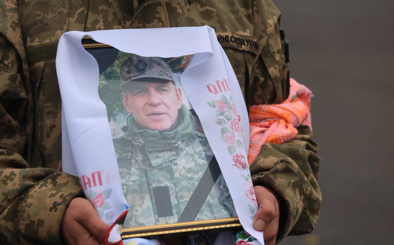 Серце зупинилося назавжди: Умань провела в останню путь захисника