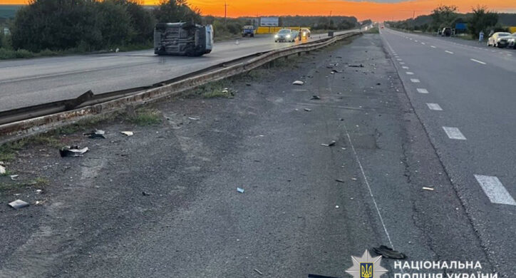 Авто перекинулось: у ДТП на Черкащині травмувалися двоє людей