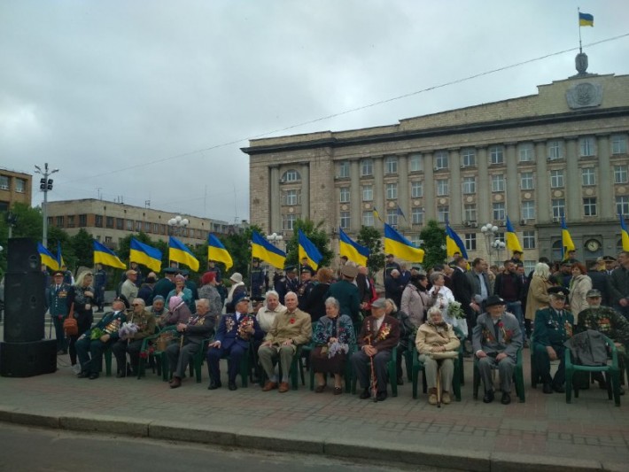 Ми пам’ятаємо! Черкащани вшанували ветеранів Другої світової війни (ФОТО, ВІДЕО)