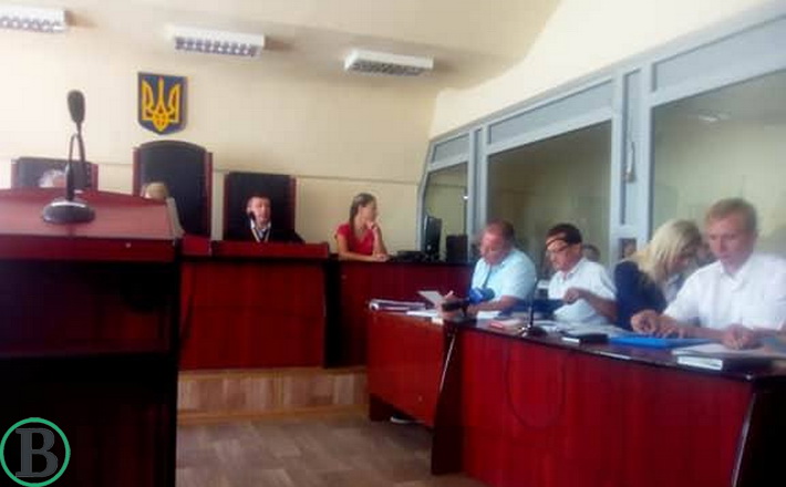 Підозрюваних залишили під вартою, суд знову перенесли: подробиці судової тяганини у справі по Сергієнку