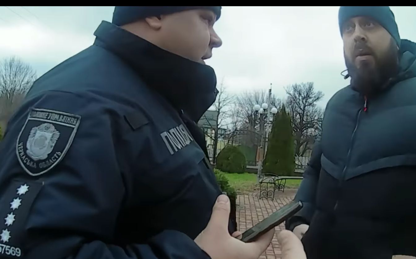 Біля Стеблівської церкви між прихожанами УПЦ МП та ПЦУ сталася сутичка (ВІДЕО)