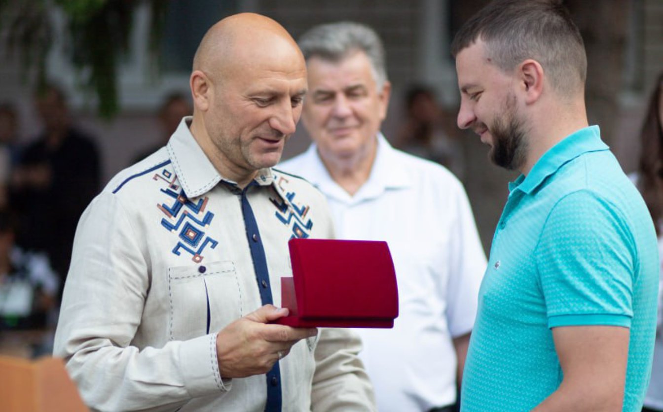 На урочистій лінійці Куліша нагородили званням “Почесний громадянин міста Черкаси”